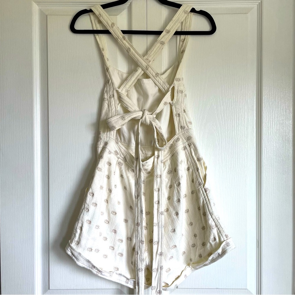 Tigerlily Women’s Buchra Crossback Romper in Bone - US 6 - Picture 5 of 13